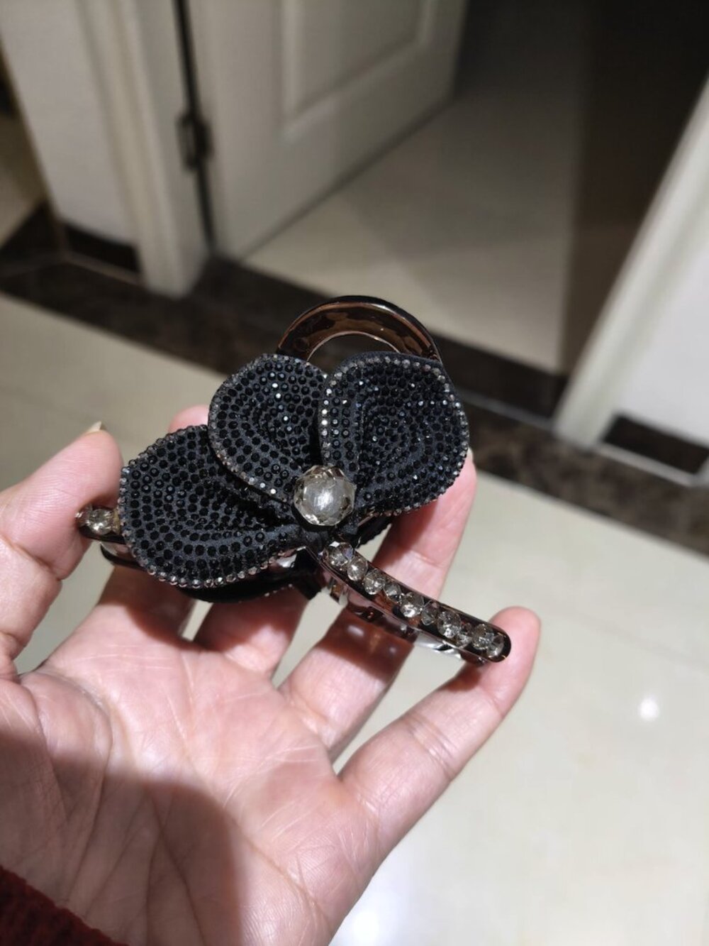 Black Hair Claw Clip NEW - Picture 4 of 5